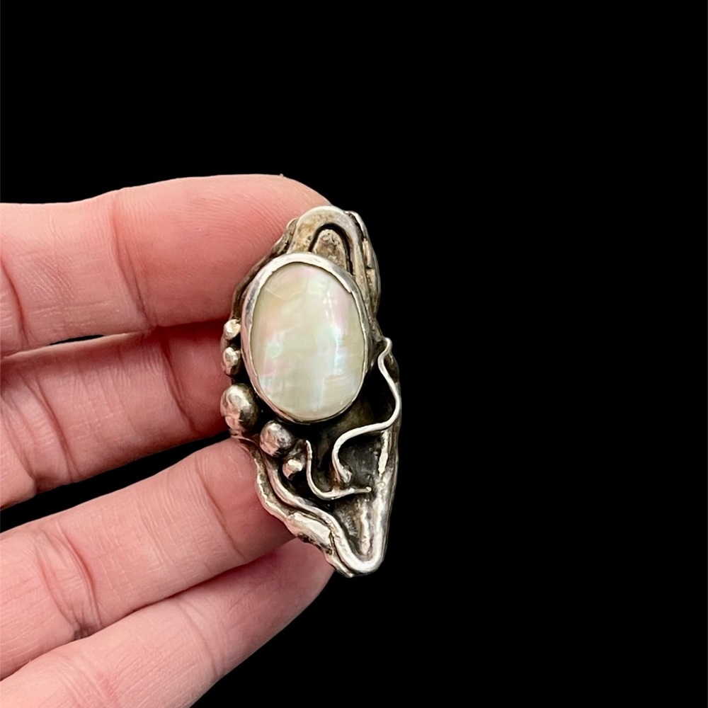 Retro sterling silver and MOP fantastic ring